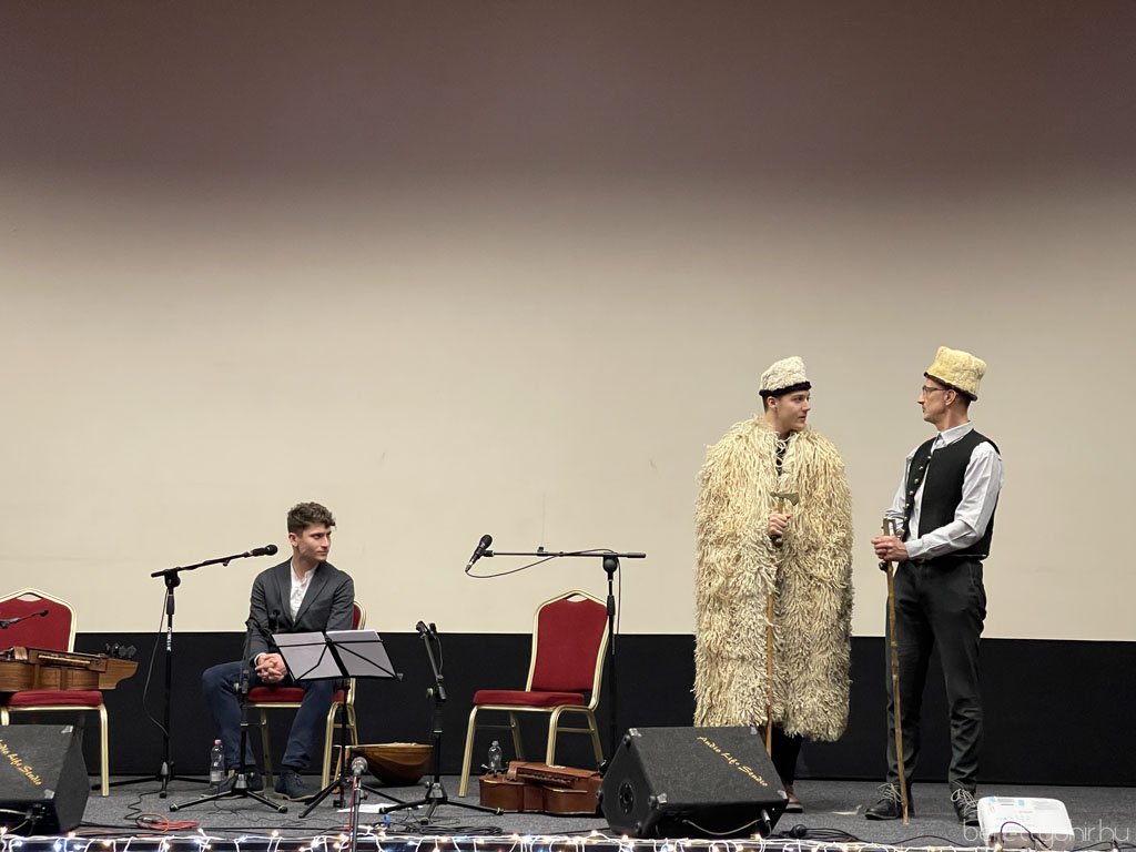 Fellobbant a szeretet lángja 02